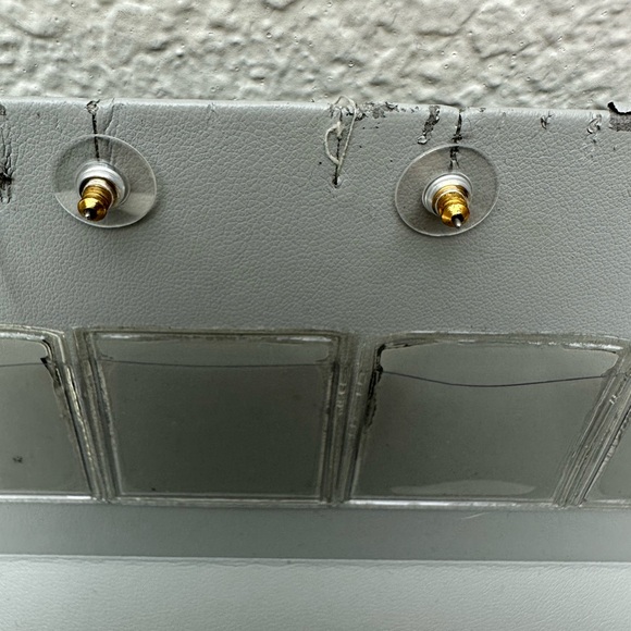 PAPA GEMS VINTAGE JEWELRY SHOP Black Tiered Tassle Dangle Earrings - Picture 3 of 7